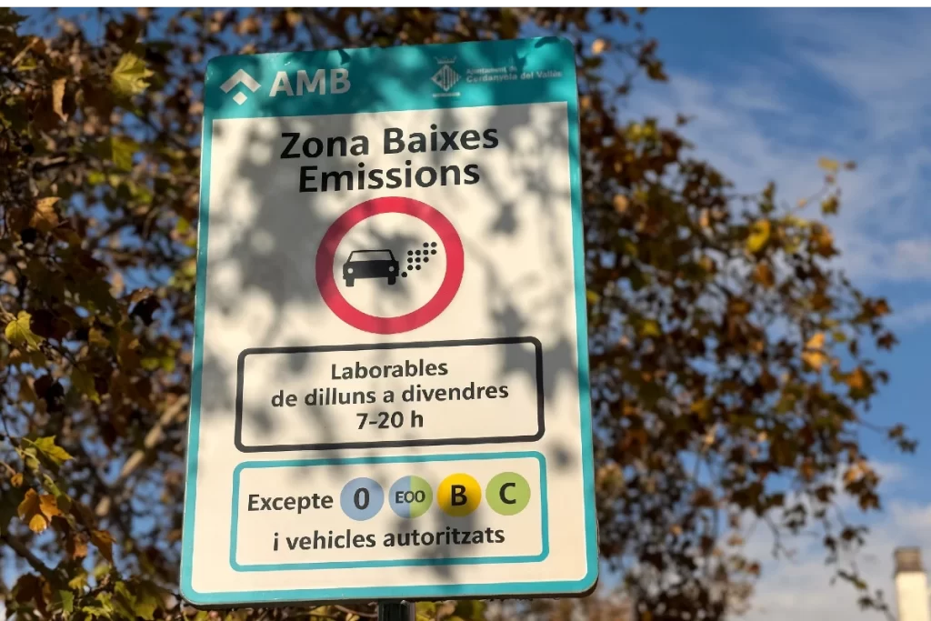 Señal de Zona de Bajas Emisiones Cerdanyola del Vallès